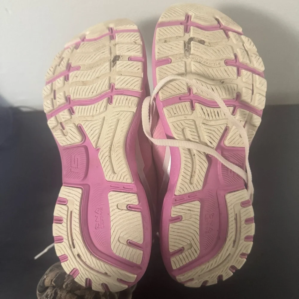 Brooks Ghost Women's Pink Running Shoes - Picture 4 of 7